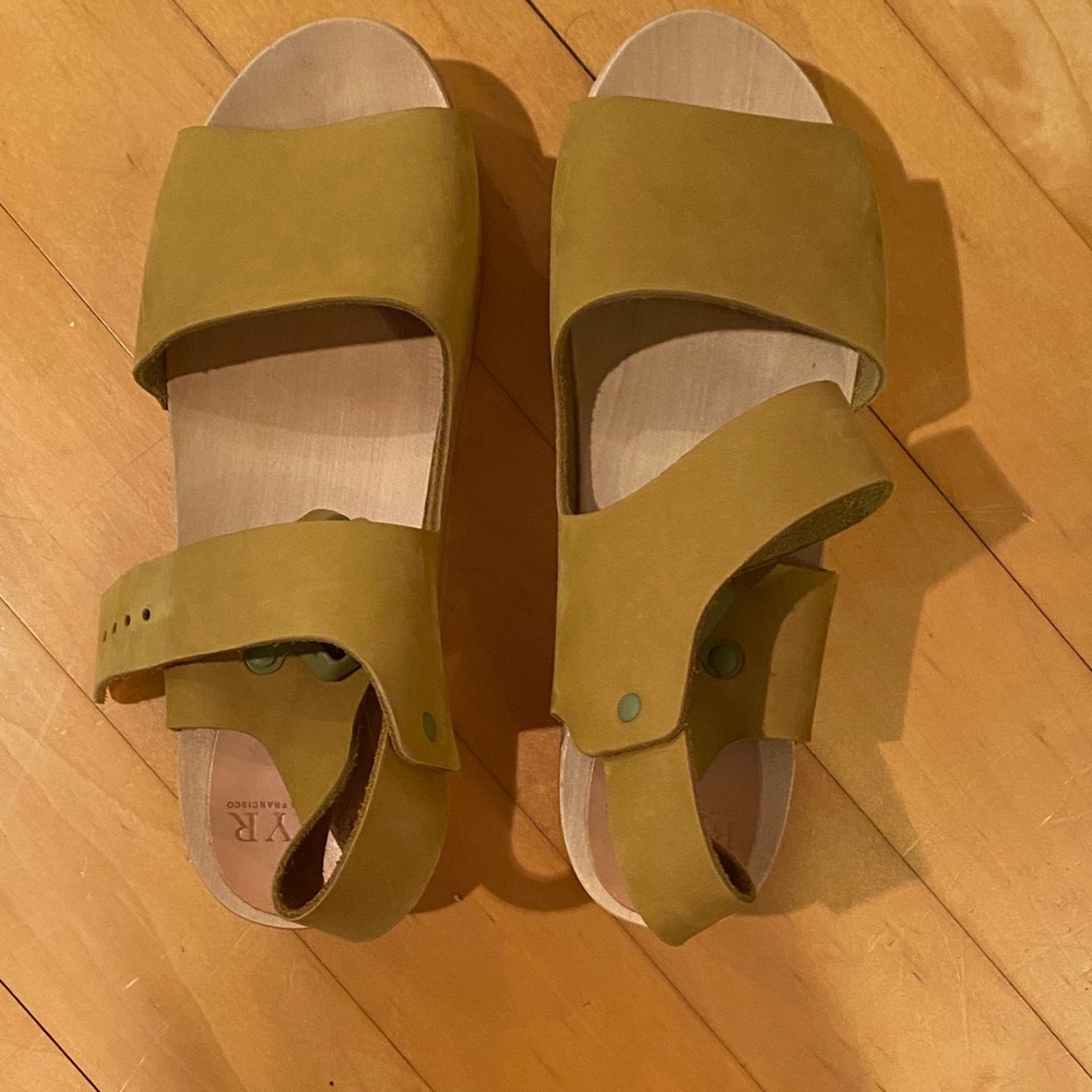 Bryr Ursi platform clogs in Fennel